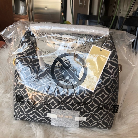 Michael Kors Ember Small Shoulder Crossbody - Picture 2 of 9